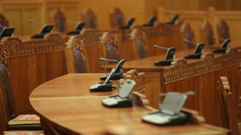 УИХ-ын хаврын чуулган хоёр долоо хоног гацаж Засгийн газрын тэргүүнийг солих асуудал яригдаж эхэллээ