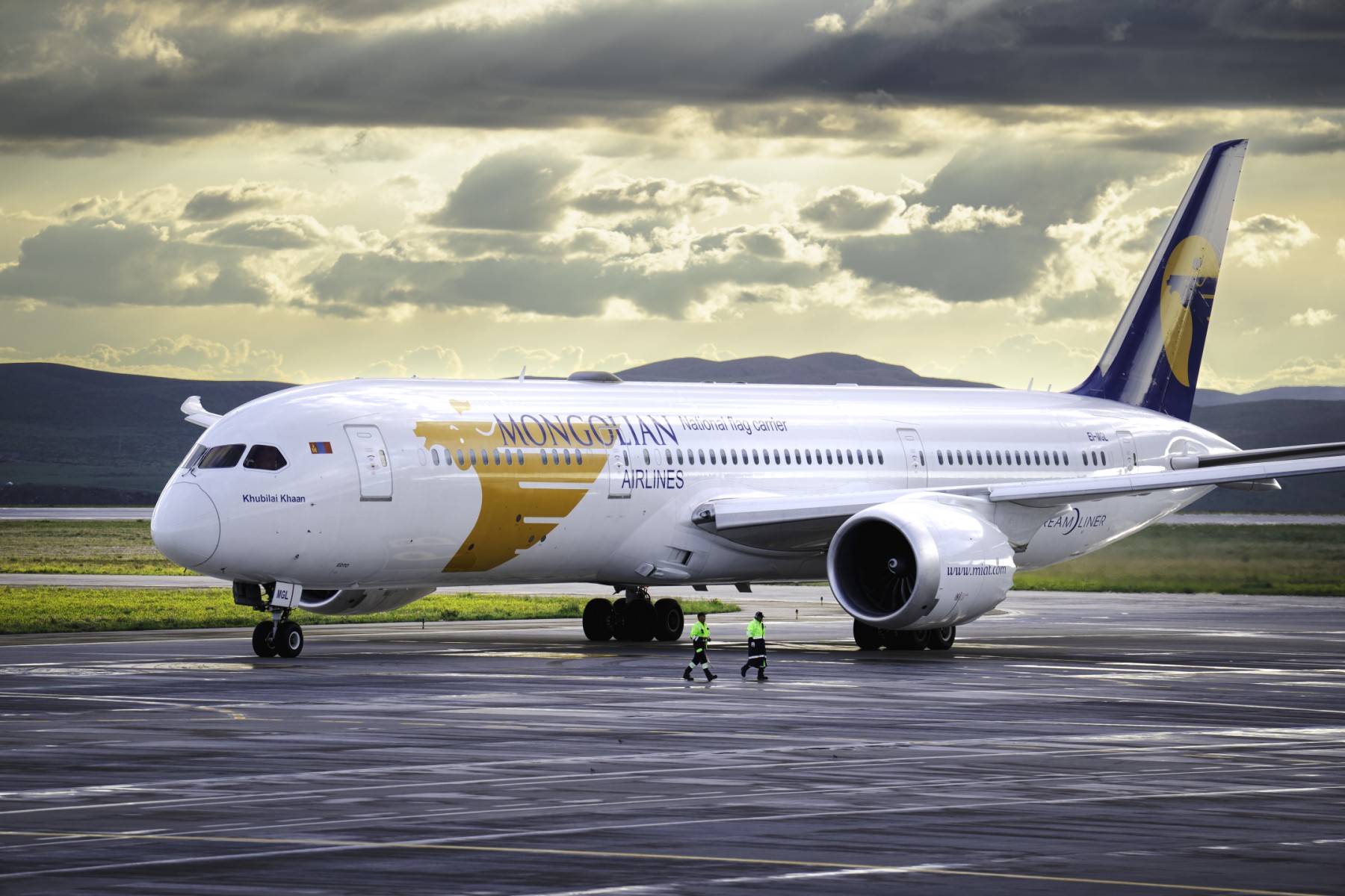 МИАТ түлшний эрсдэлийн хураамжаас хамаарч билетийн үнийг 5-11 хувиар өсгөнө