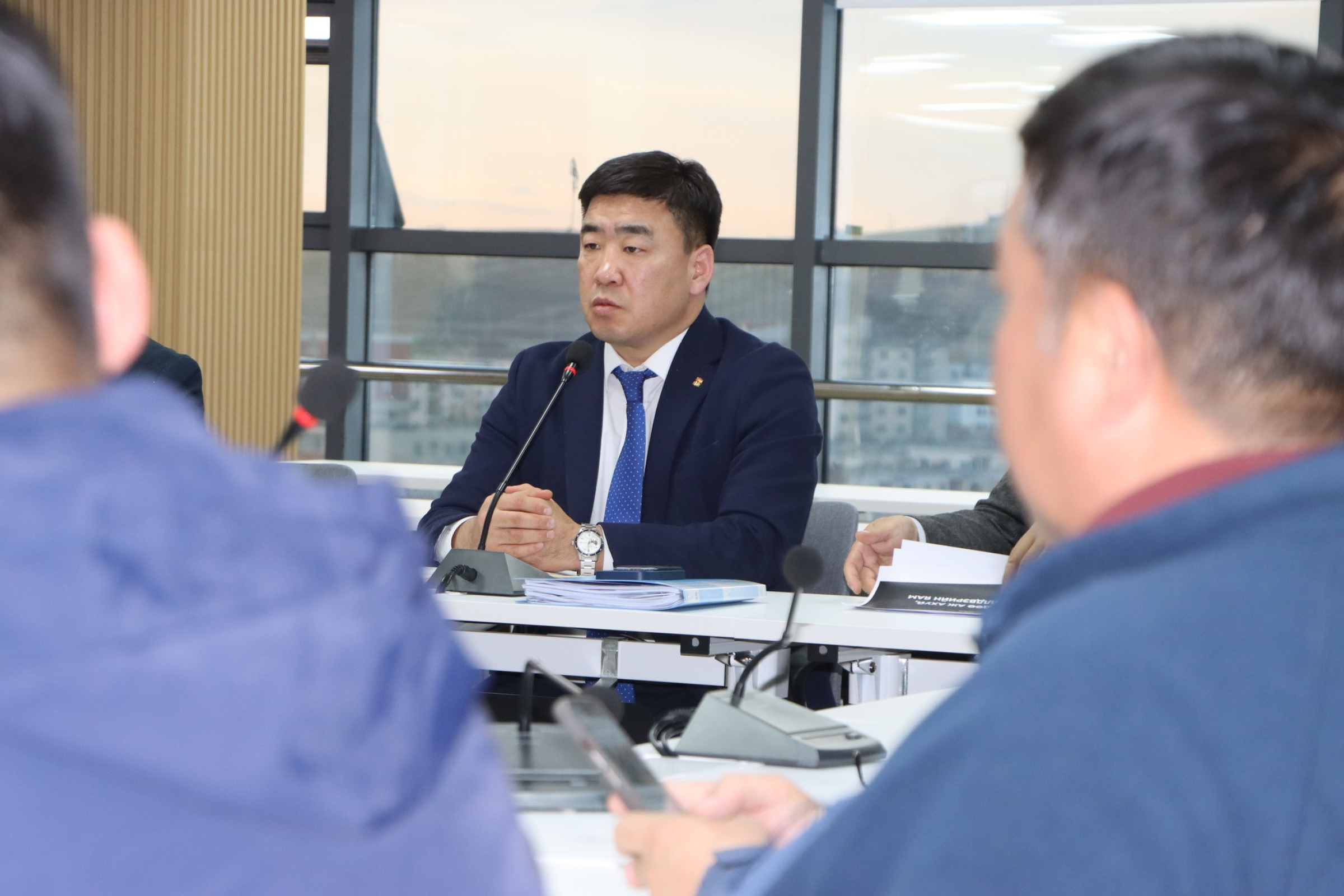 Ц.Идэрбат: Тариаланчдын урамшуулал, шатахууны хангамж, зээлийн "Хар жагсаалт"-ыг шийдвэрлэж, хөнгөлөлттэй зээлийг шуурхай олгоно