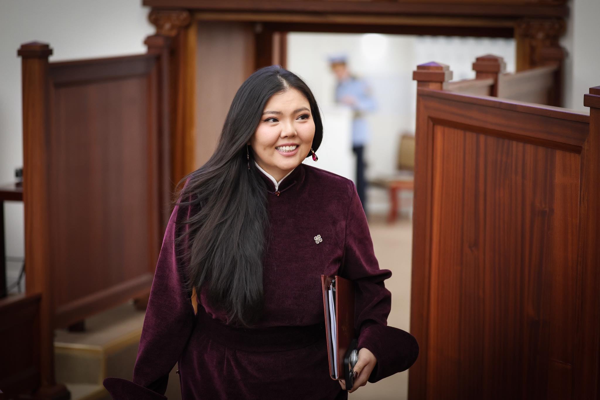 М.Нарантуяа-Нара гишүүнд холбогдох ёс зүйн гомдлыг хэлэлцэх хурал хойшиллоо