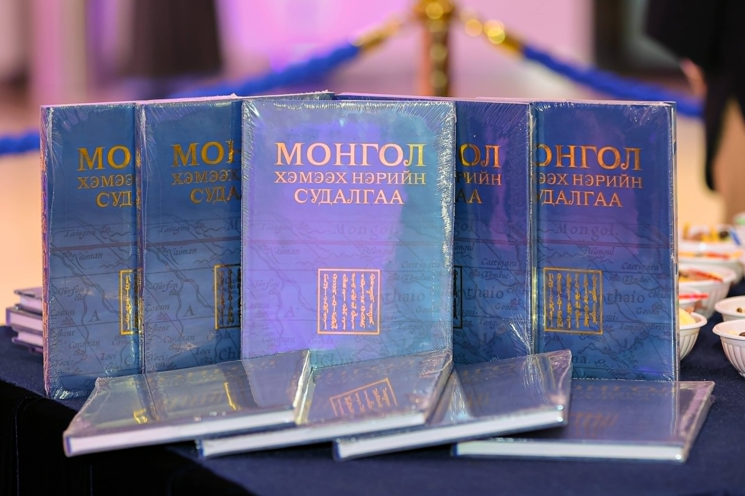 Монгол Улсыг гадаад хэлнээ “Mongolia” бус “Mongol” хэмээн нэрлэж, бичиж хэвшүүлэх нь зүйтэй гэж үзжээ