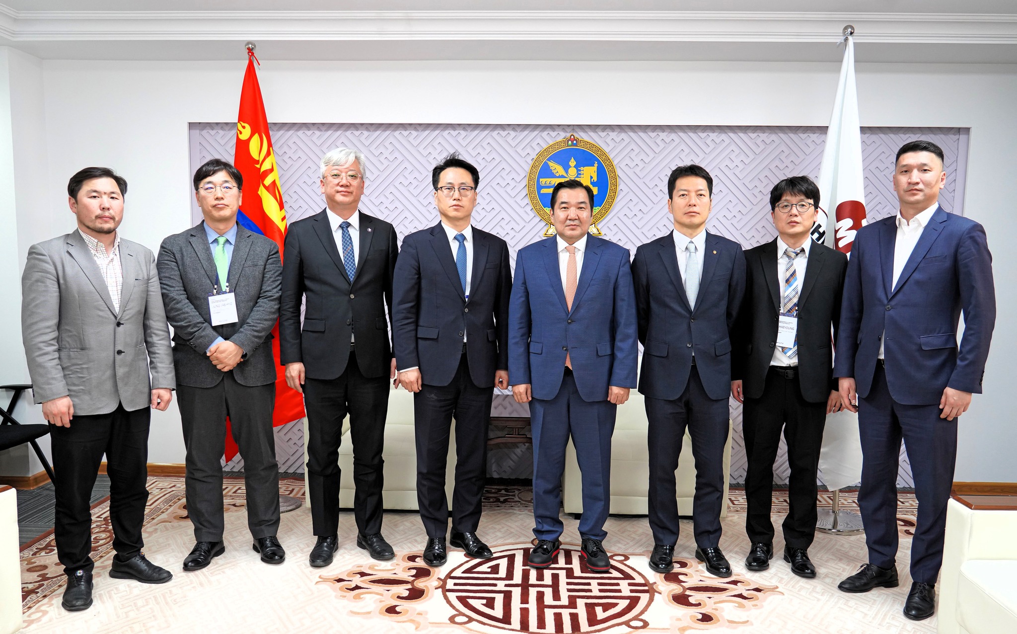 Хануа корпорац Монгол Улсаас ашигт малтмалын бүтээгдэхүүн экспортлох боломжийг судалж байна