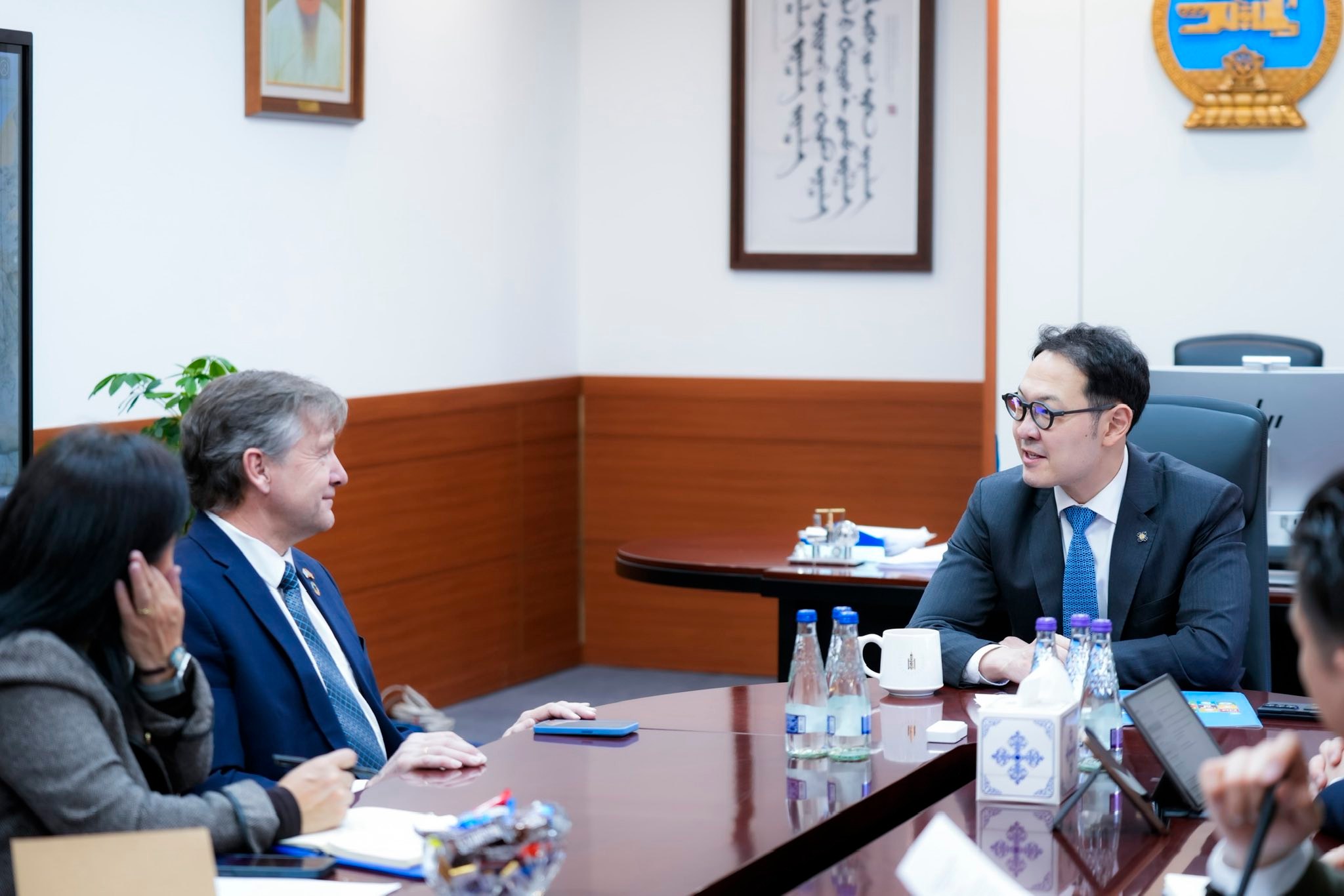 Эрүүл мэндийн сайд Э.Батшугар НҮБ-ын суурин зохицуулагч ноён Яап Ван Хеирденг хүлээн авч уулзжээ