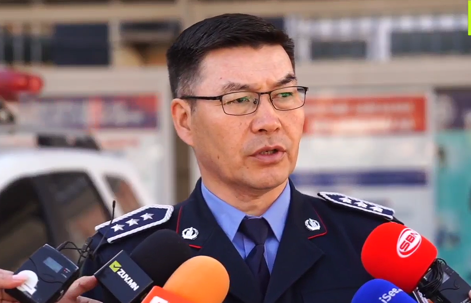 Цагдаагийн алба хаагч өөрийгөө хамгаалах зорилгоор резинэн сумтай буу хэрэглэжээ