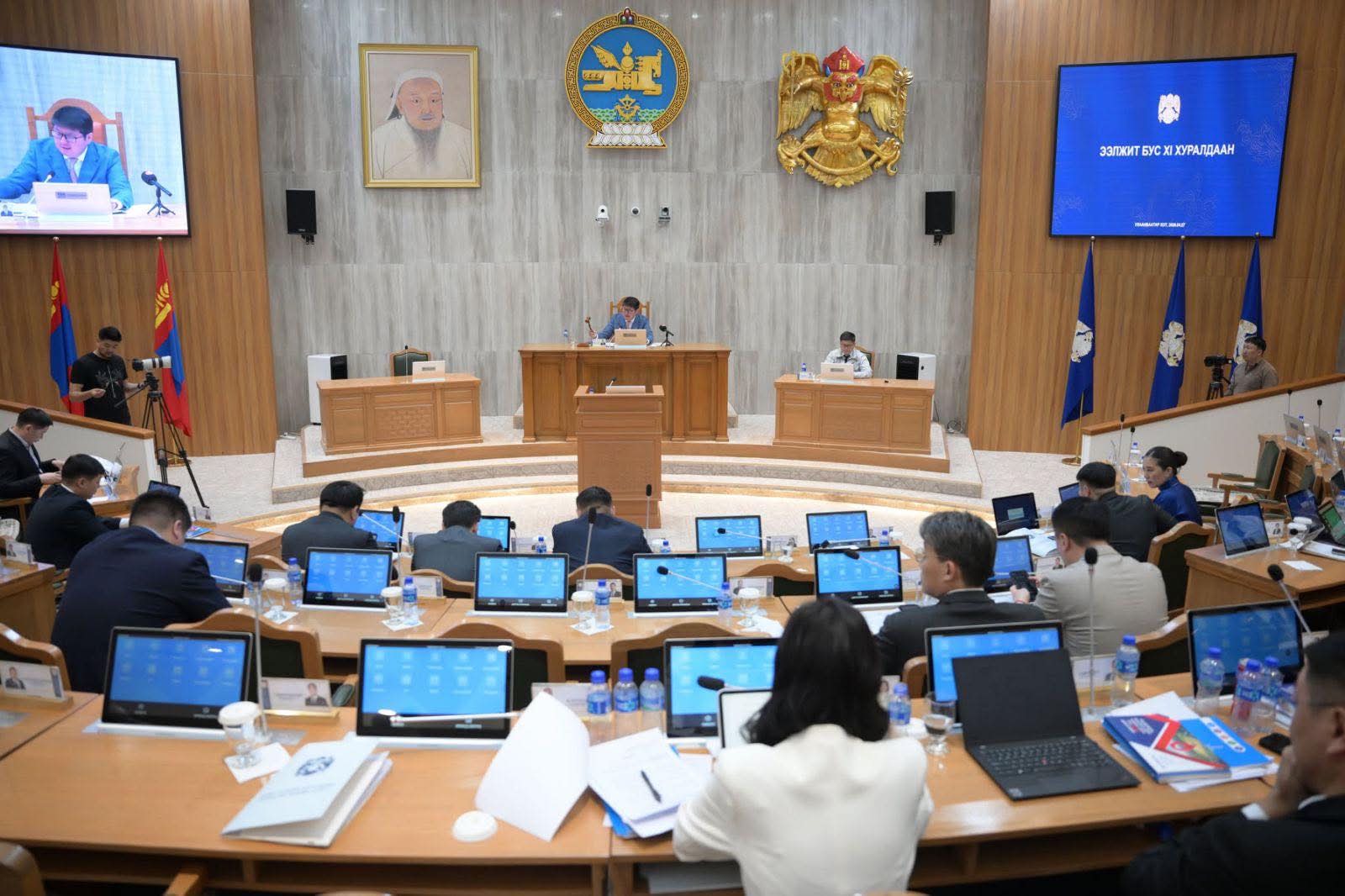 НИТХ-ын XI ээлжит бус хуралдаанаар 93 хувийн саналаар НИТХ-ын дарга А.Баярыг огцрууллаа