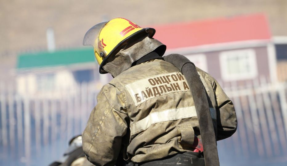 Налайхын зам дагуух цайны газруудад гал гарч арван гэр шатжээ