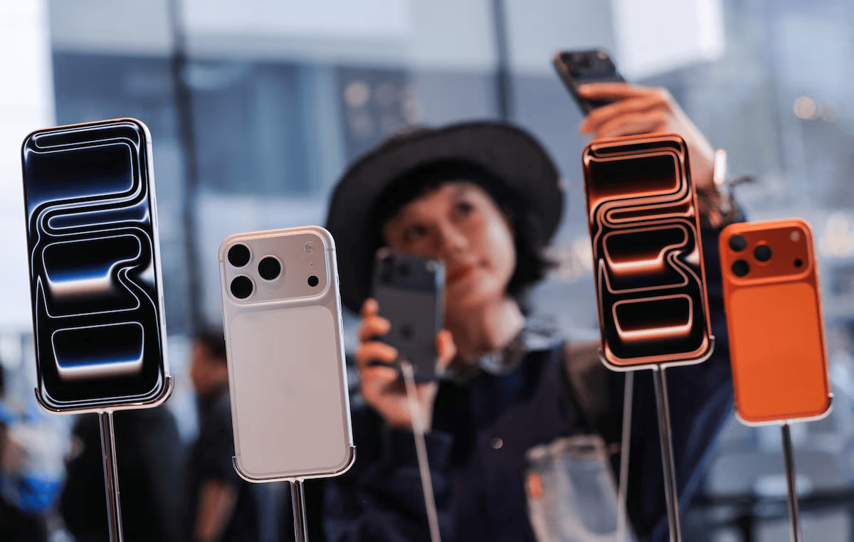 Apple компанийн хувьцааны ханш ирэх улирлын төлөвөөс шалтгаалан уналаа