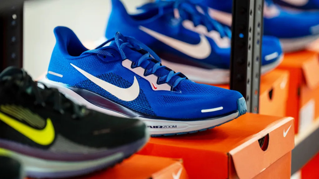 NIKE брэндийн хувьцааны үнэ сүүлийн 13 жилийн доод түвшинд хүрч унав