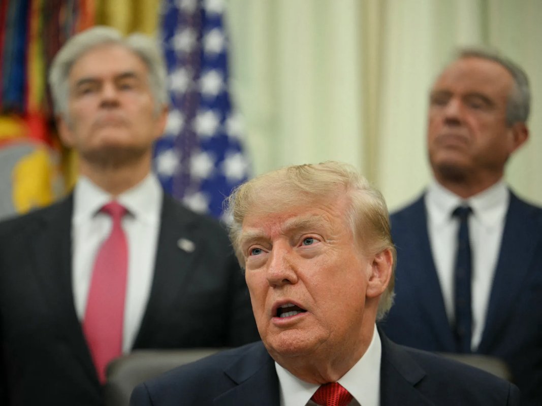 Дональд Трамп түлшний үнийг бууруулахын тулд ОХУ-аас дизель түлш авахаар тохиролцов