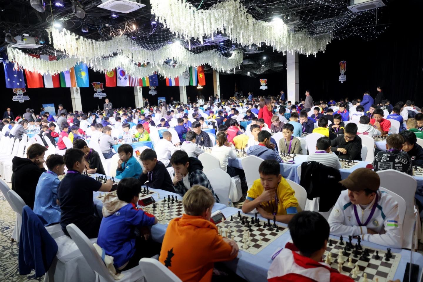 572383985 1364000931949293 4048576259580371619 N