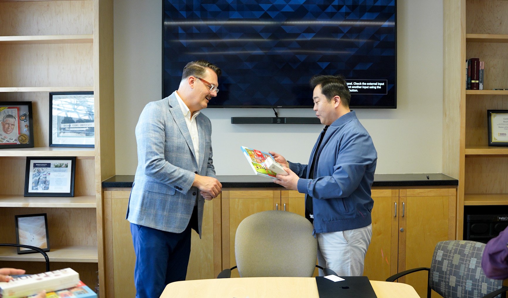 575169477 1131973072441637 8764349235485683992 N