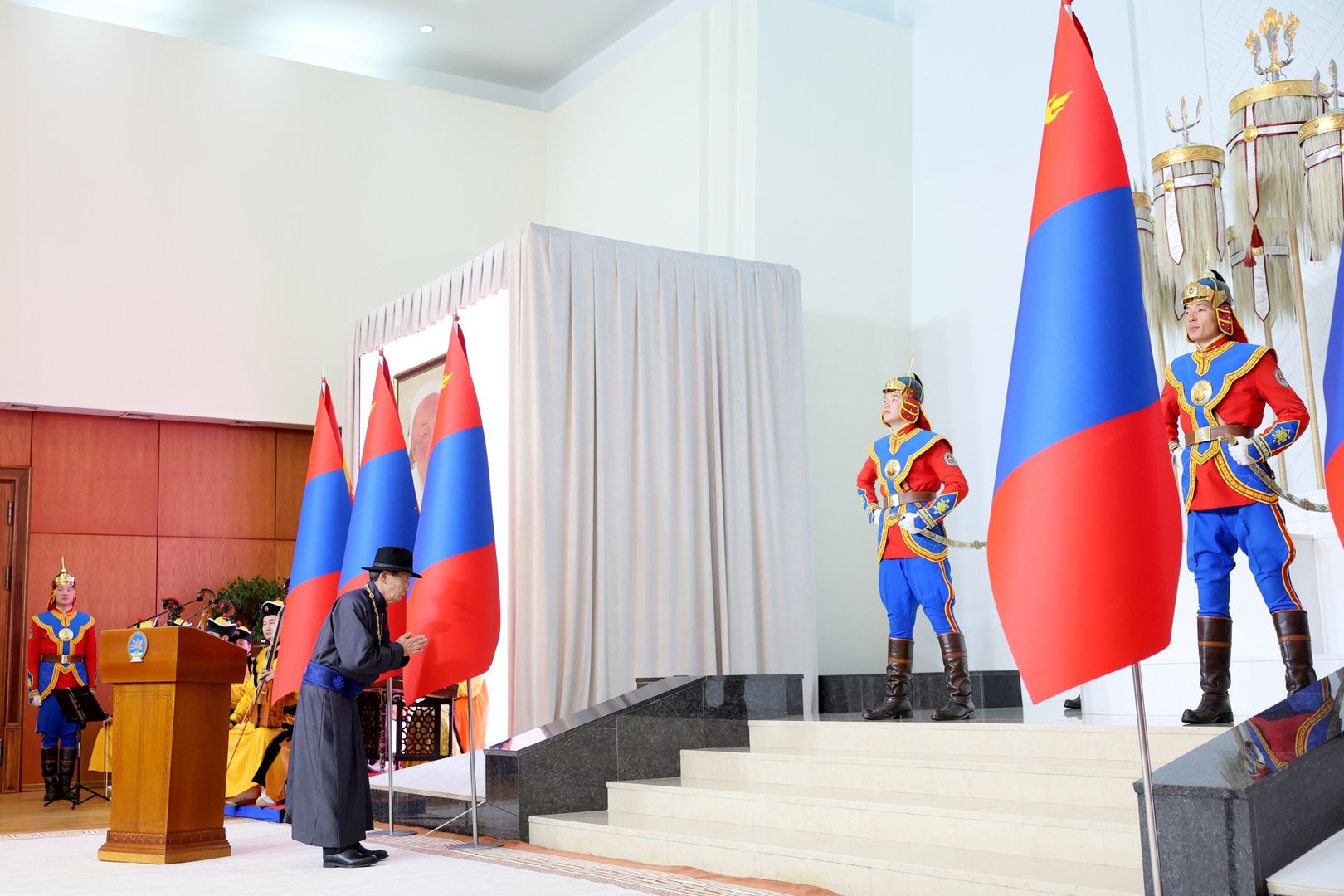 586595383 4244459465769692 3751038105724221434 N