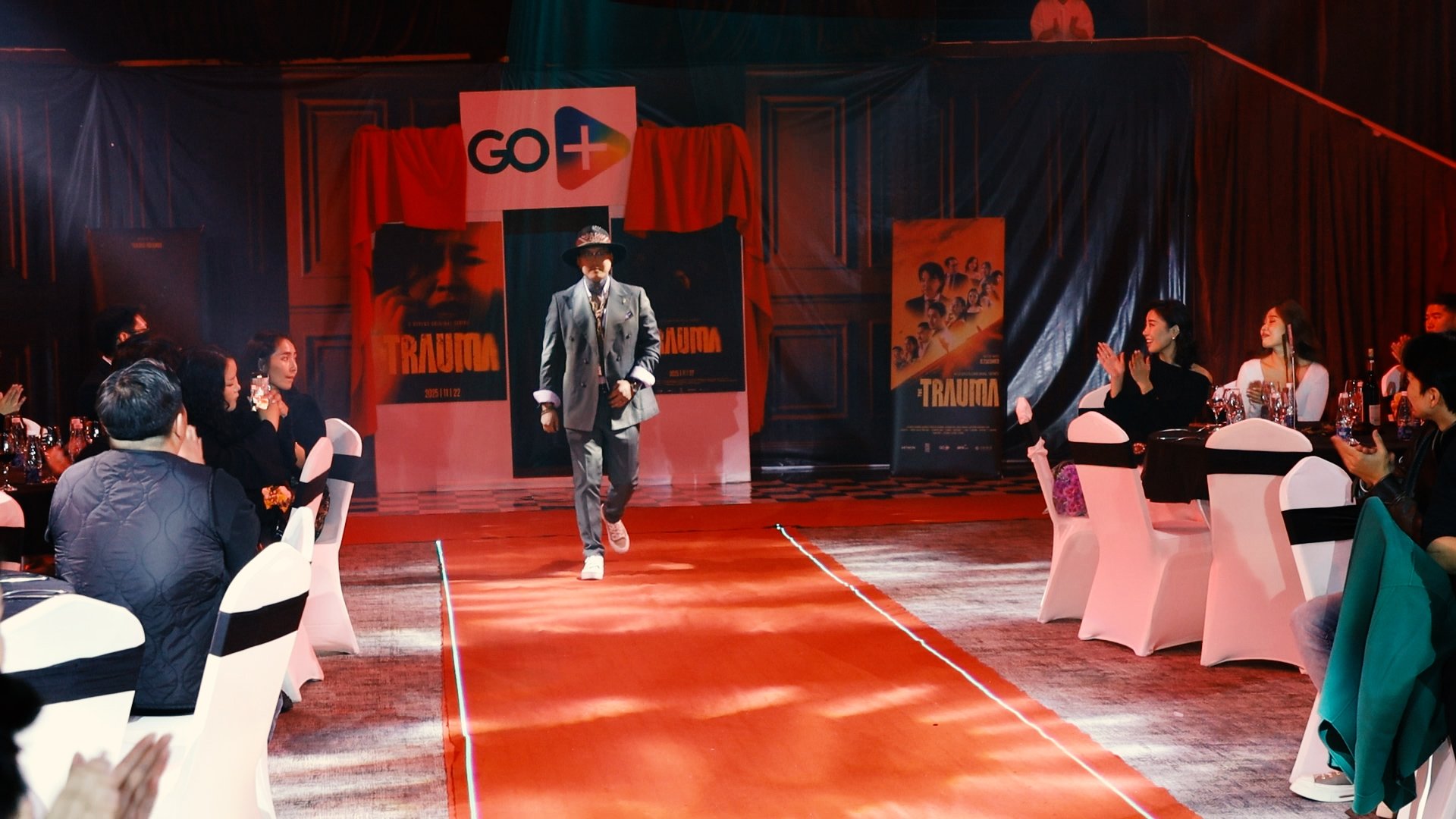 11.21.00 48 26 01.Still010