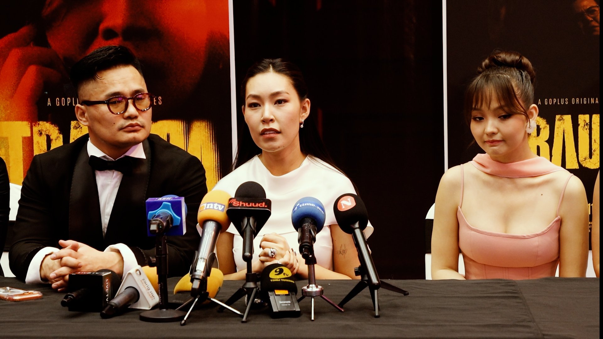 11.21.00 52 17 13.Still008