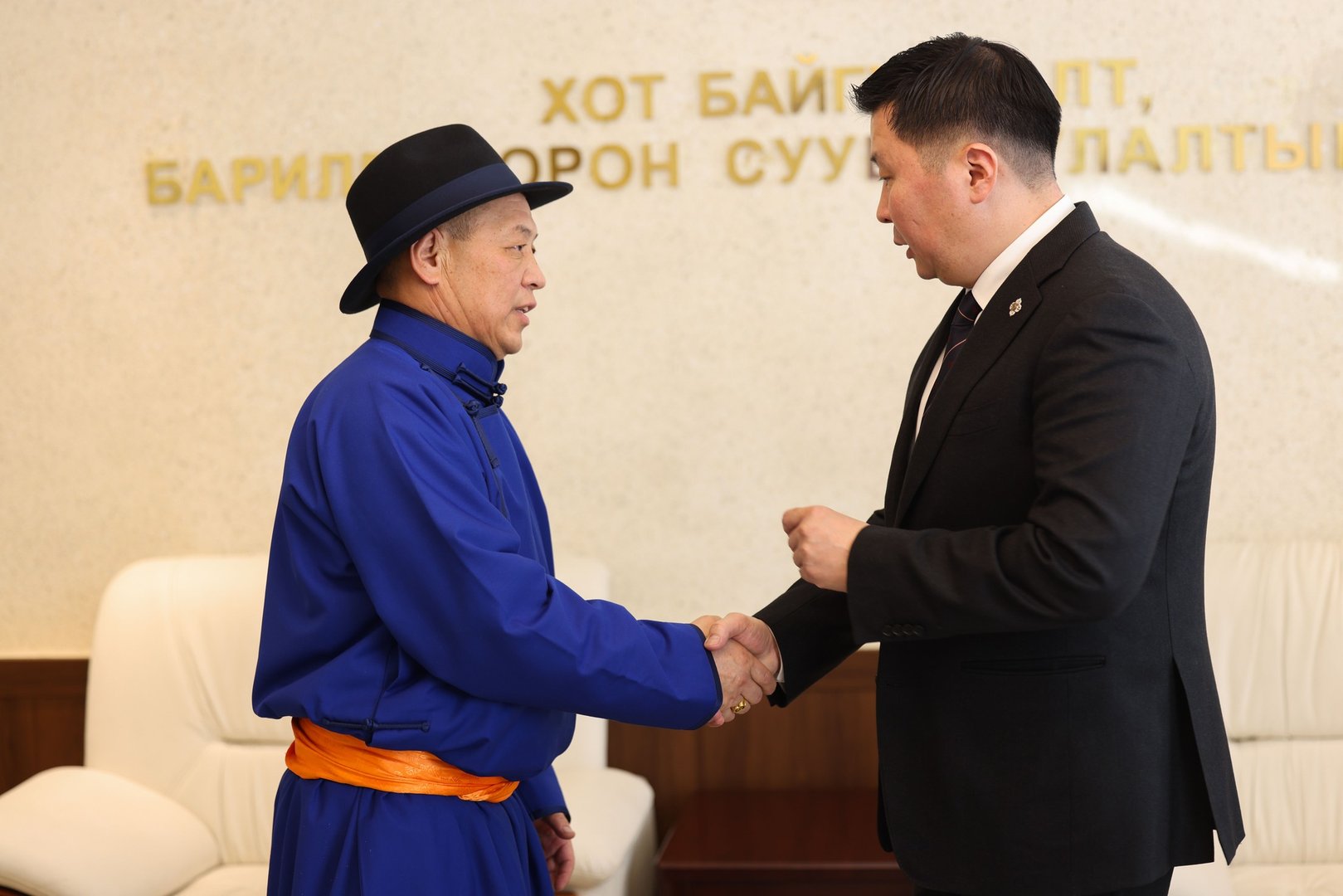 594637692 1182974757300293 3659000335439087511 N