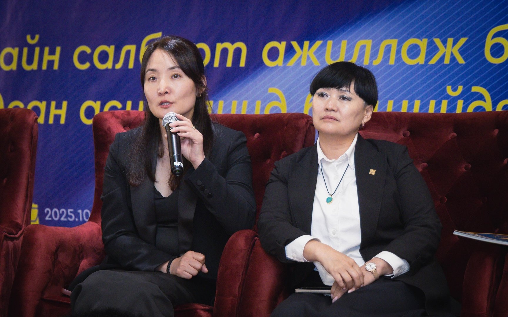 559161116 1279129810919469 1783013048899581793 N