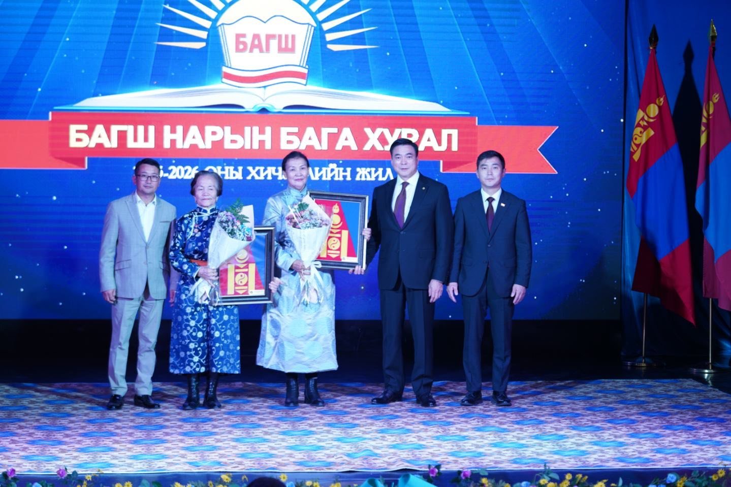 ccde38658c5a4a0384d6cc38ae1042a7