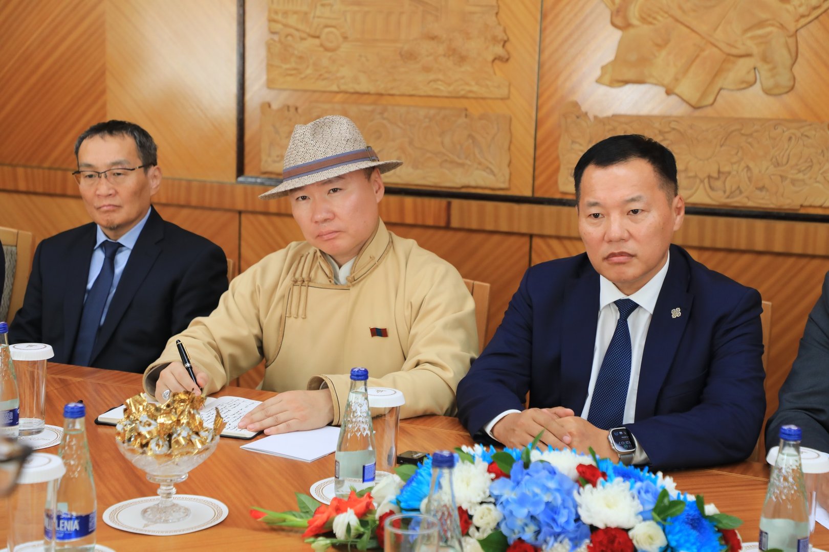 f704980630c74873a48aaeb4be03bcae