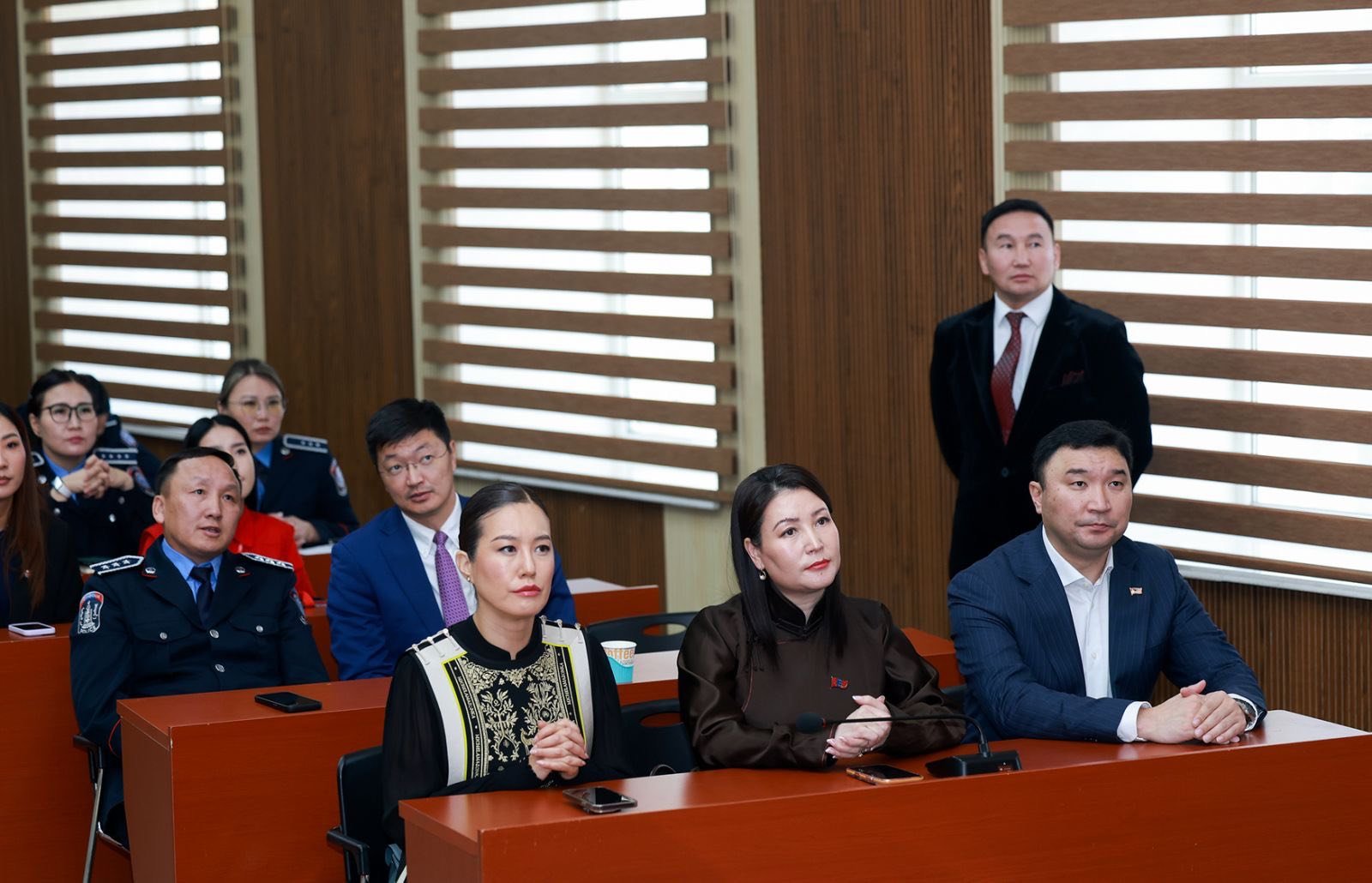 10b0f9408a75459895194cf8ea17e507