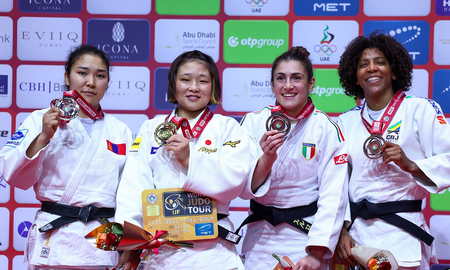 6897d4509dc043a49b080b9c6a9c39a9