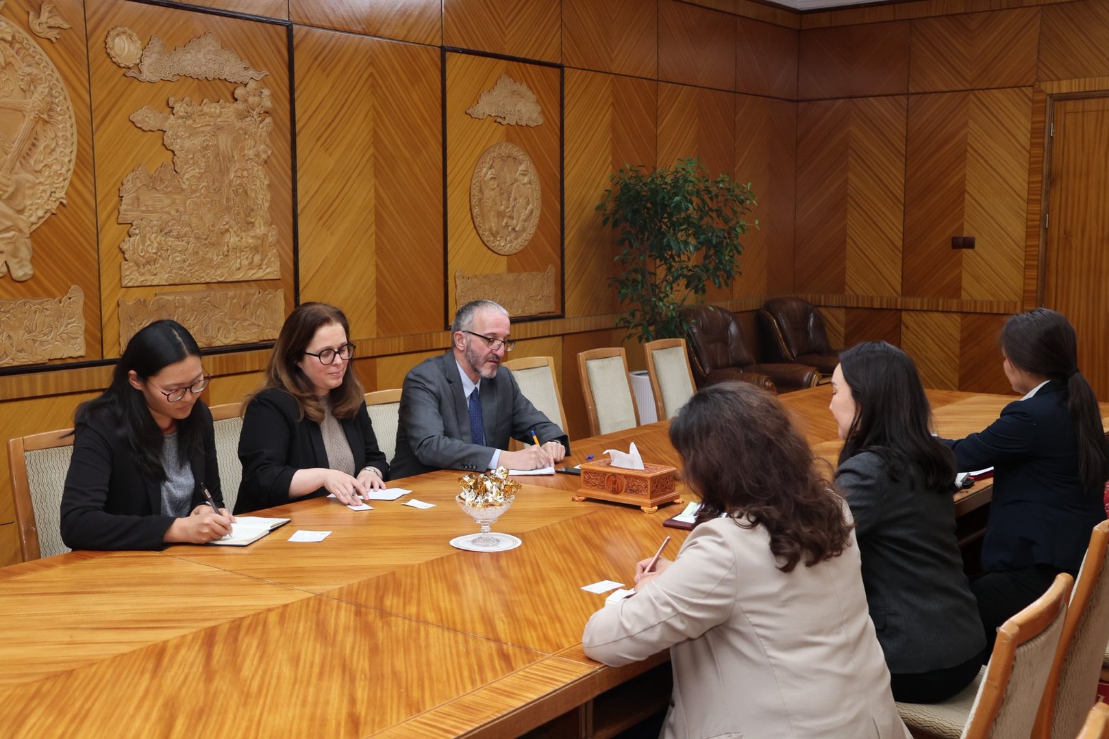 b2fe3d4698ca48a18ad59a3916d59f1b