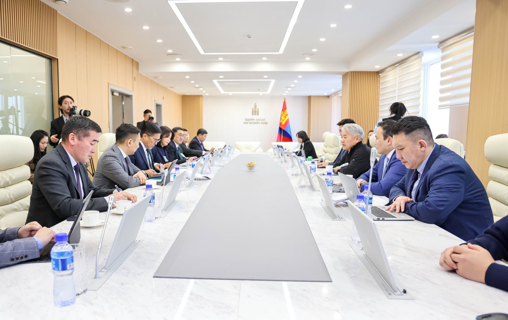 0bc02a4a2b0947898ba6195041465f18