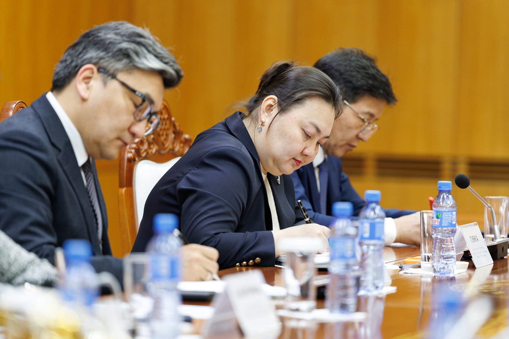 04eccf2f6bf44048a060bfbf09b5b71c