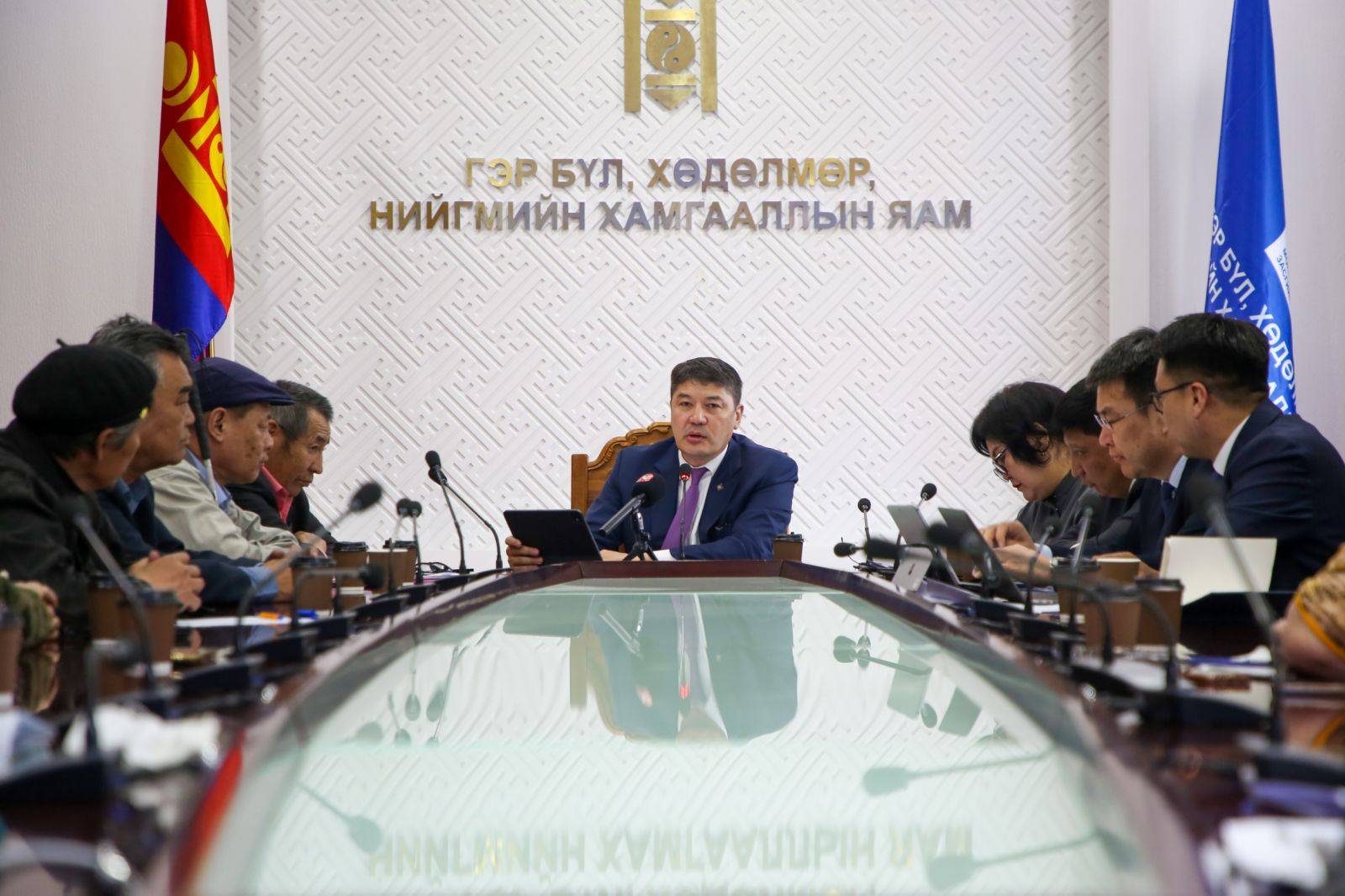 1dae49899f234775a9e6a4c8db25756e