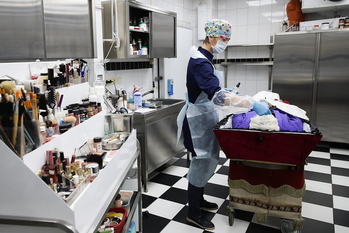 9162f46bfe2e497eba3e3c733d416003