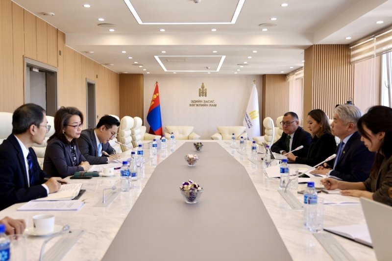 9d1cde7cd9bb4239a6aac93f2649d8a8